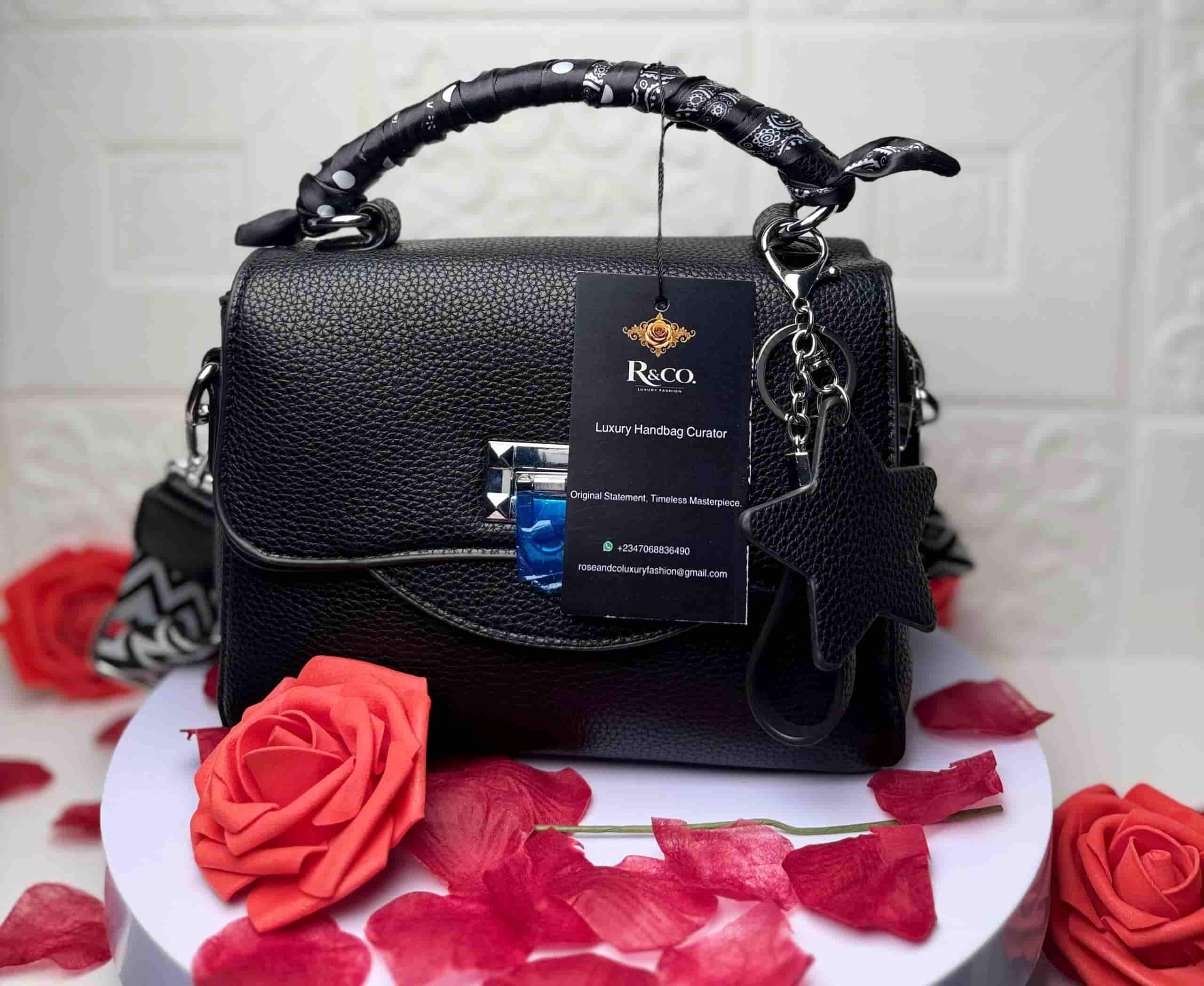 The Statement Companion (black)