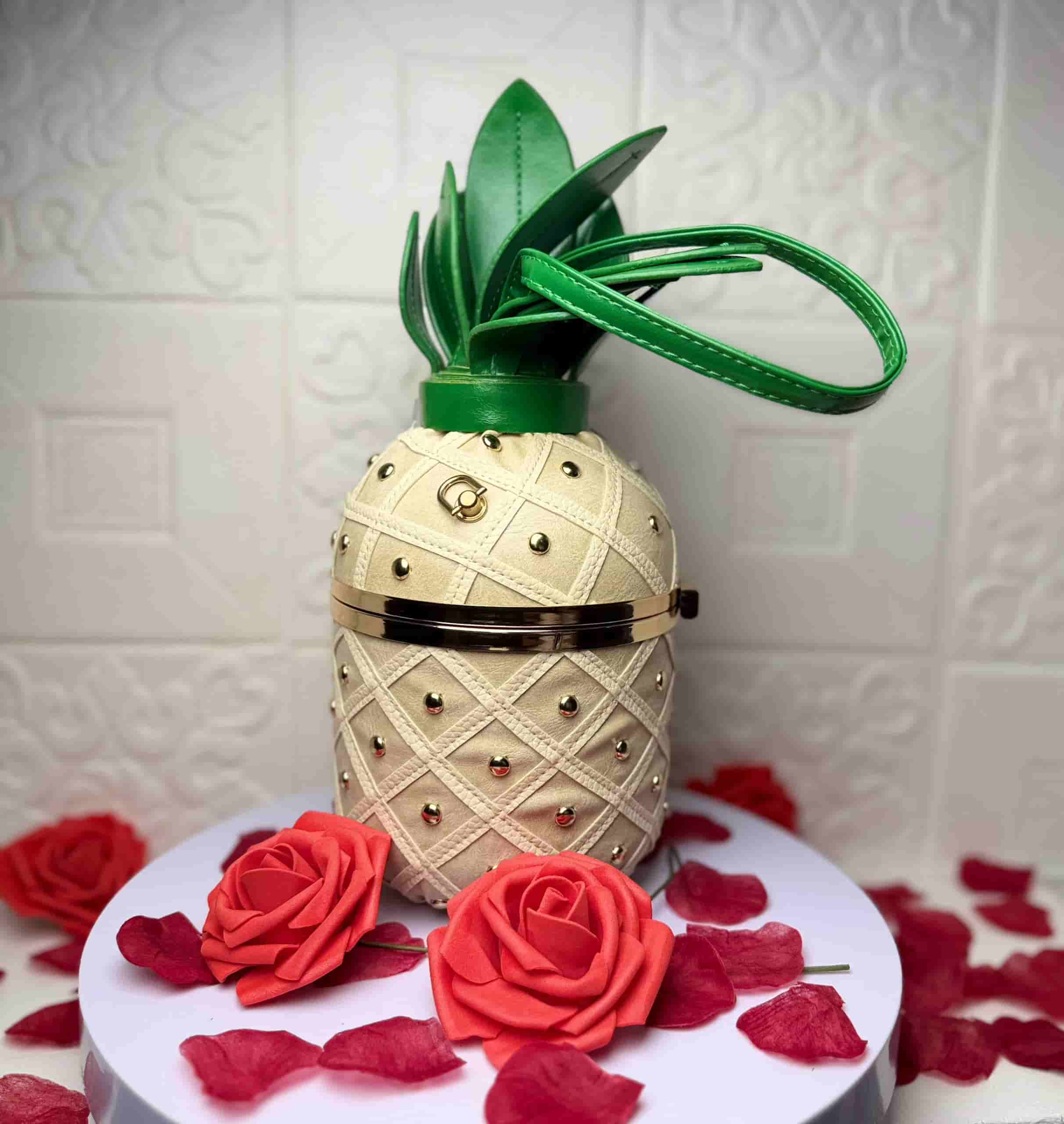 Madame Tropic (Ivory)