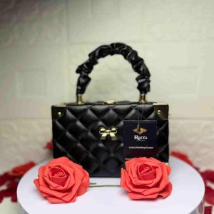 The Feminine Form (black)